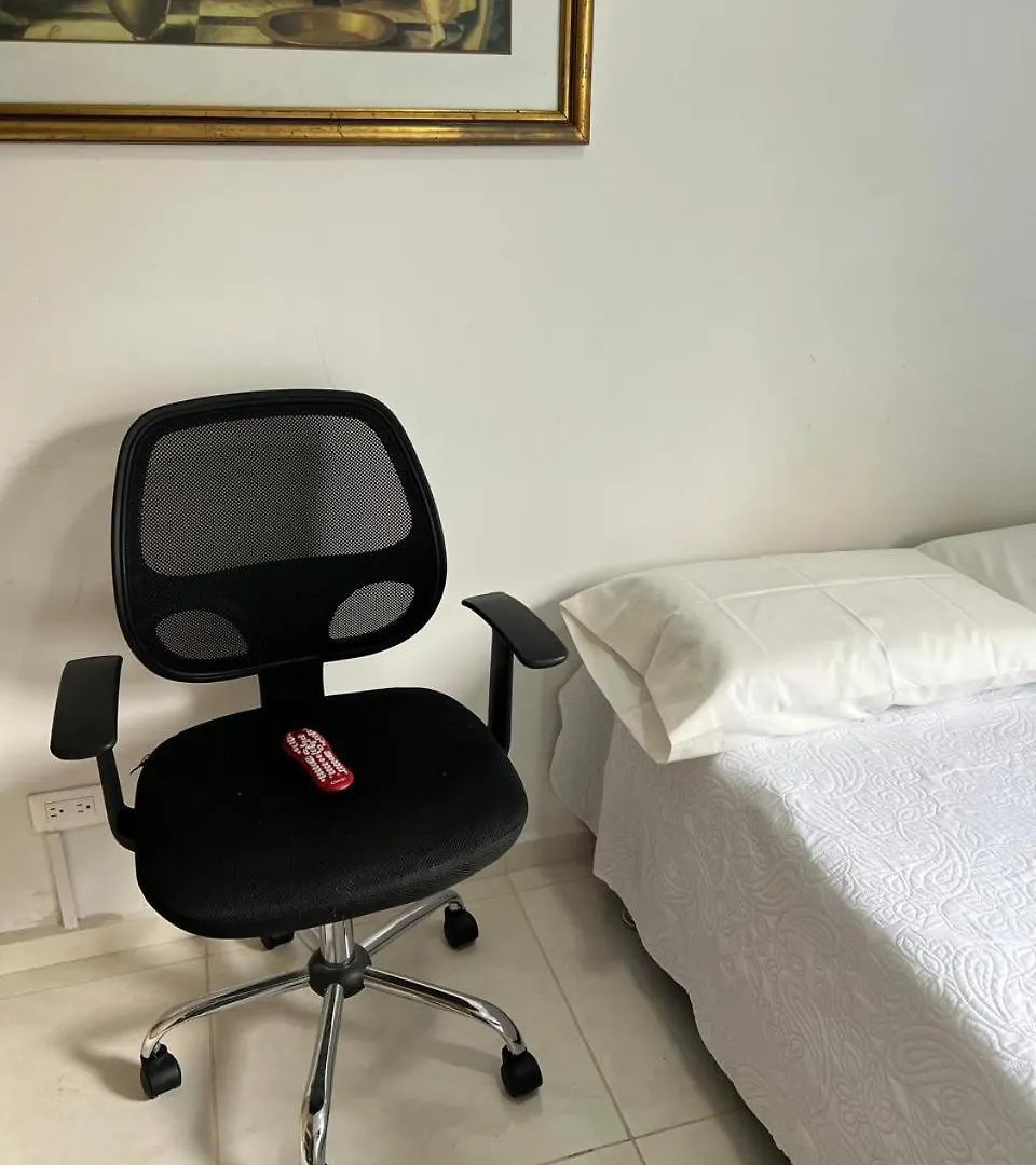 Private Room Sabaneta Bed & Breakfast
