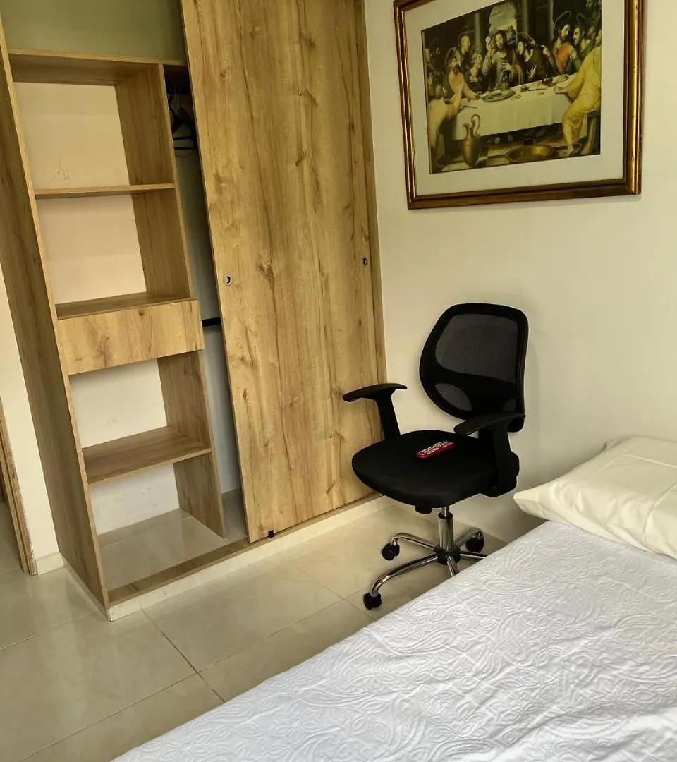 Private Room Sabaneta Bed & Breakfast